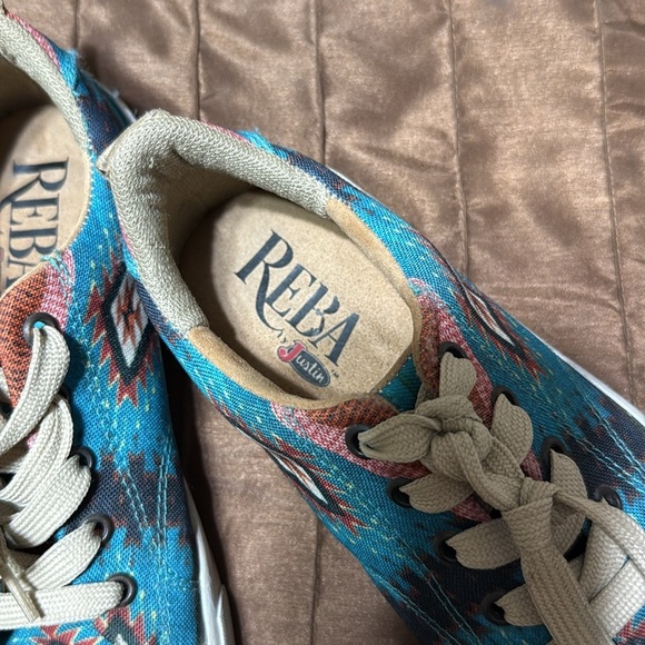 Reba sneakers by Justin Colorful Patterned Sneakers - Picture 2 of 6